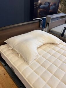 首・肩の負担を軽減するU字まくら